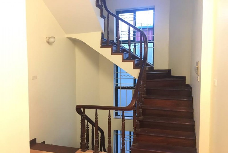 Bán nhà riêng ngõ 31 Xuân Diệu. Giá bán 9 tỷ 2