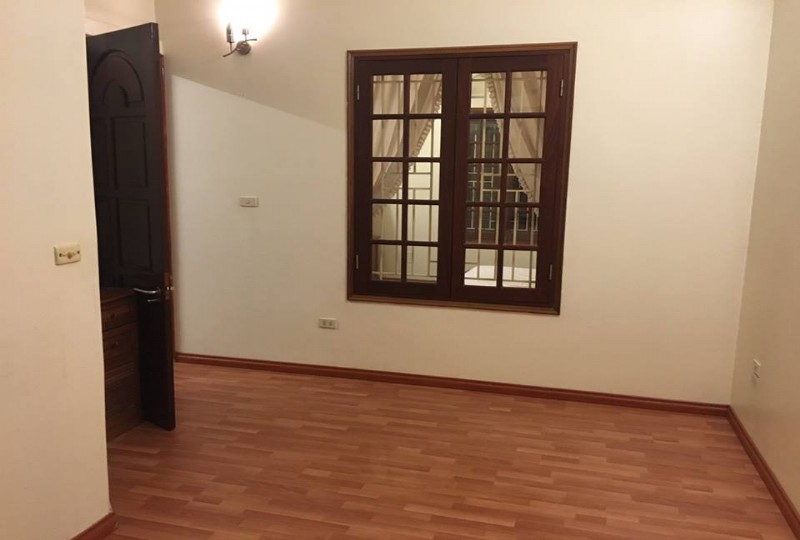 Bán nhà riêng ngõ 31 Xuân Diệu. Giá bán 9 tỷ 6