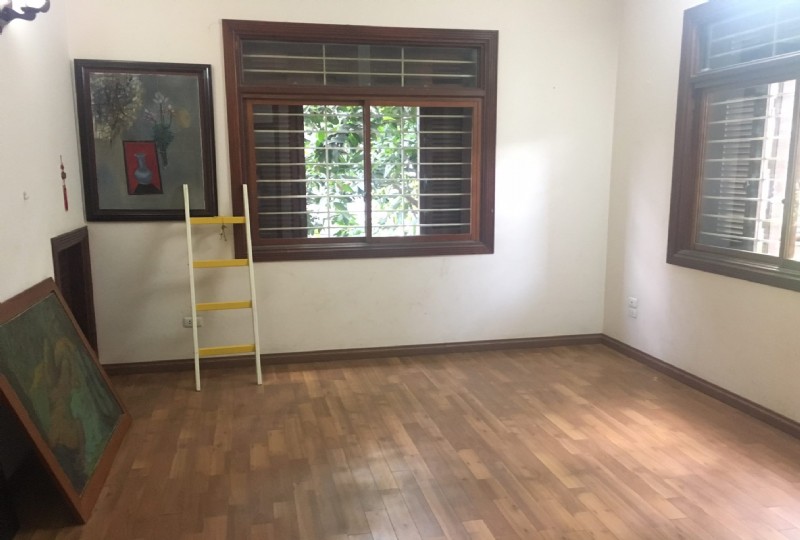 Phòng ngủ mặt phố Trịnh Công Sơn, Tây Hồ